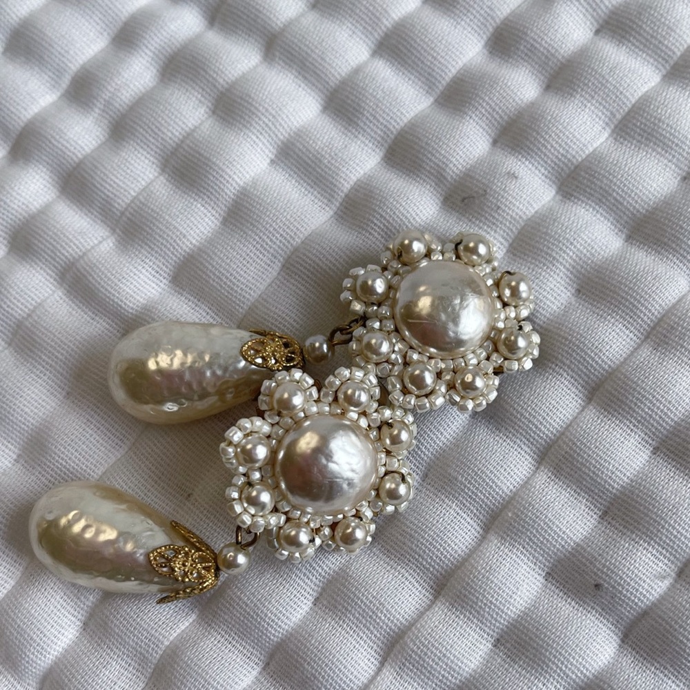 Captivating Miriam Haskell Signed Baroque Pearls … - image 1